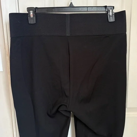 Nygard Slims by Peter Nygard Black Elastic Waist Pull-On Capri Pants - Picture 7 of 9